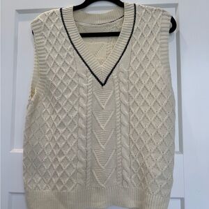 SHEIN | Small-‎ cream v-neck vest